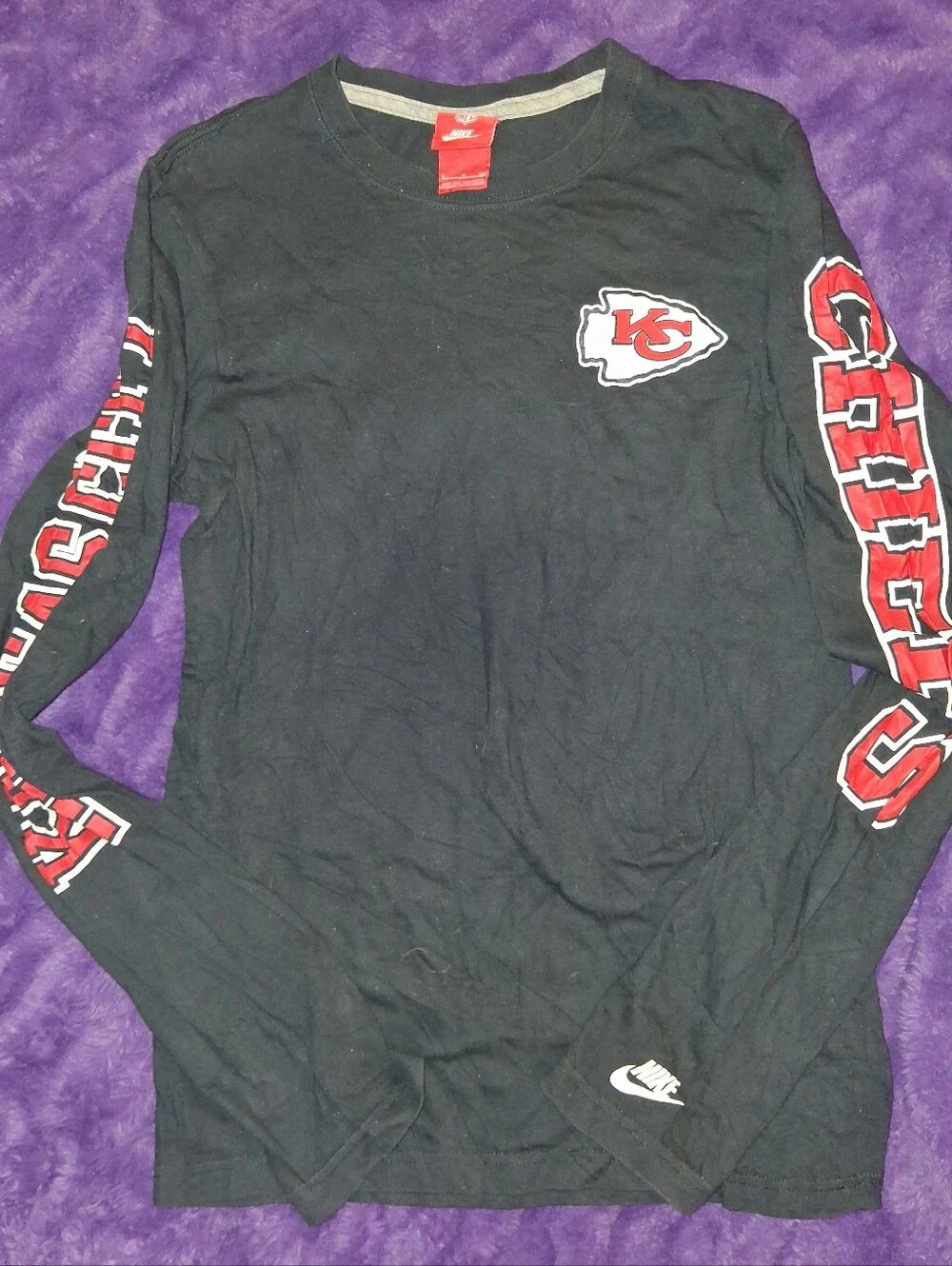 Nike Black Long-Sleeve Kansas City Chiefs Tee with Red & White Sleeve Graphics
